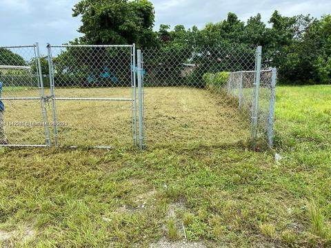 1541 NW 69th Ter, Miami, FL 33147
