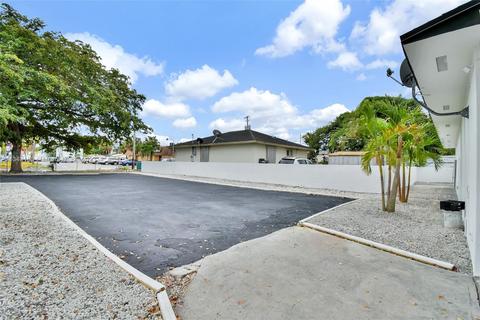 7090 NW 17th Ave, Miami, FL 33147