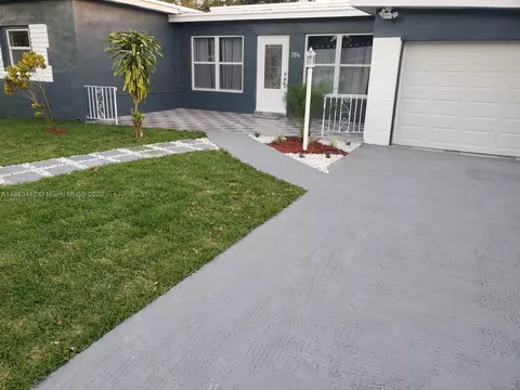 296 NW 110th St, Miami, FL 33168