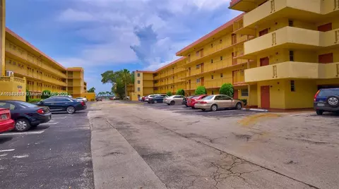 447 NE 195th St #421, Miami, FL 33179