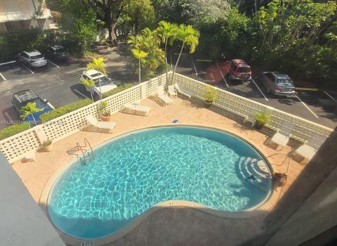 77 Crandon Blvd #3E, Key Biscayne, FL 33149