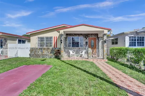 365 W 30th St, Hialeah, FL 33012 photo 1
