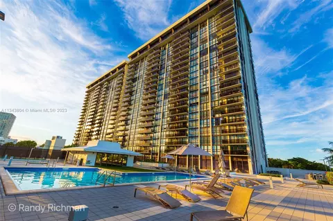 600 NE 36th St #302, Miami, FL 33137