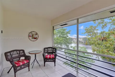 5103 NW 35th St #610, Lauderdale Lakes, FL 33319