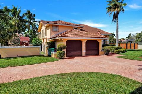 20100 Red Run Dr, Hialeah, FL 33015 photo 3
