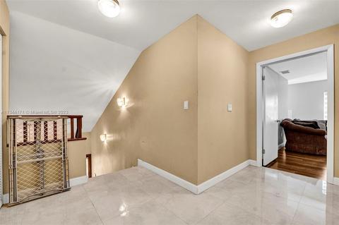 20100 Red Run Dr, Hialeah, FL 33015 photo 26