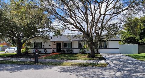 15664 SW 99th Ave, Miami, FL 33157 photo 2