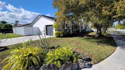 15664 SW 99th Ave, Miami, FL 33157 photo 4