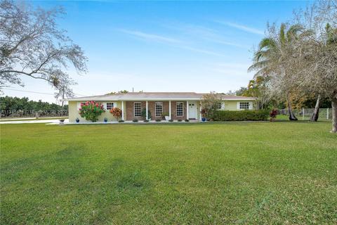 23490 SW 152nd Ave, Homestead, FL 33032