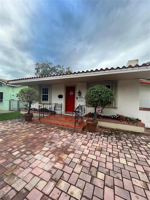 4638 SW 10th St, Miami, FL 33134