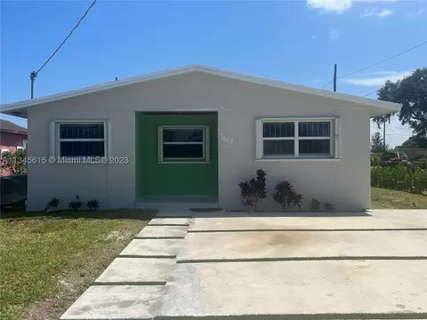 1662 NW 152nd Ter, Miami Gardens, FL 33054
