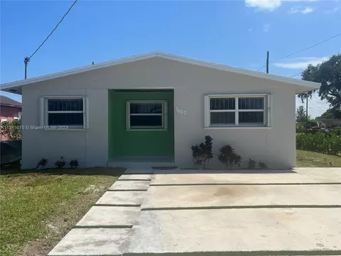 1662 NW 152nd Ter, Miami Gardens, FL 33054