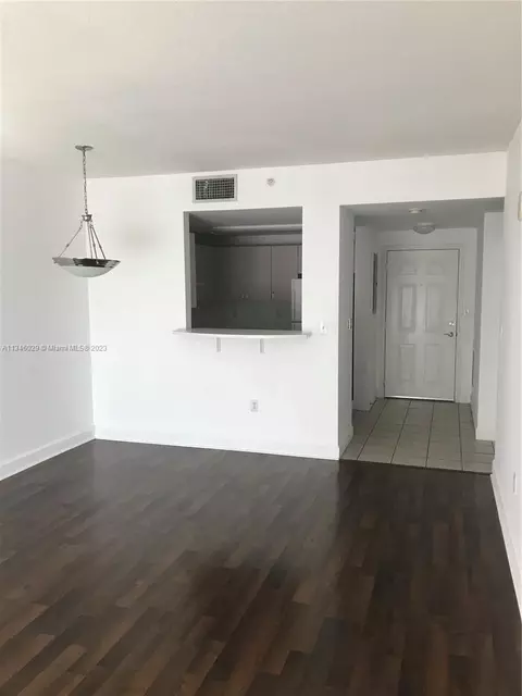 50 Menores Ave #421, Coral Gables, FL 33134