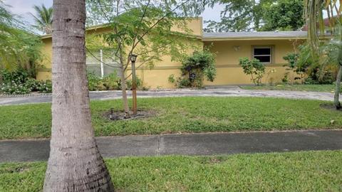 2940 NW 45th Ave, Lauderdale Lakes, FL 33313