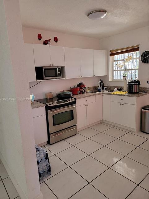 320 E 65th St, Hialeah, FL 33013 photo 3