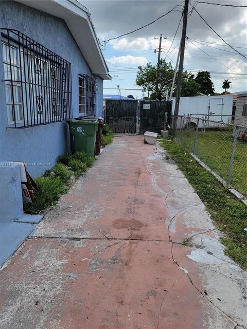 320 E 65th St, Hialeah, FL 33013 photo 22