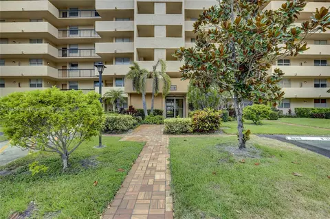 3671 Environ Blvd #665, Lauderhill, FL 33319