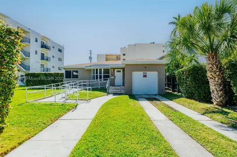 1974 Marseille Dr, Miami Beach, FL 33141