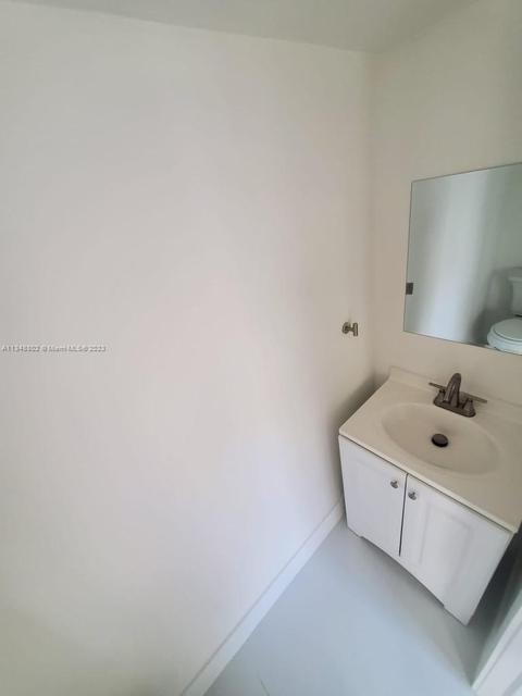 751 Hialeah Dr, Hialeah, FL 33010 photo 16