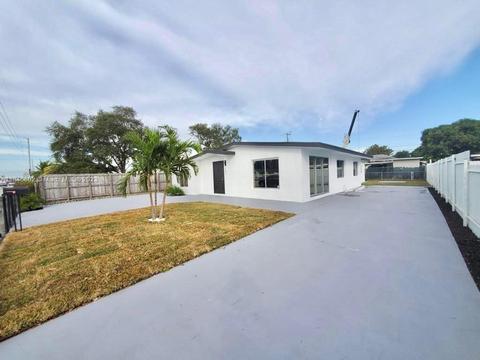 751 Hialeah Dr, Hialeah, FL 33010 photo 32