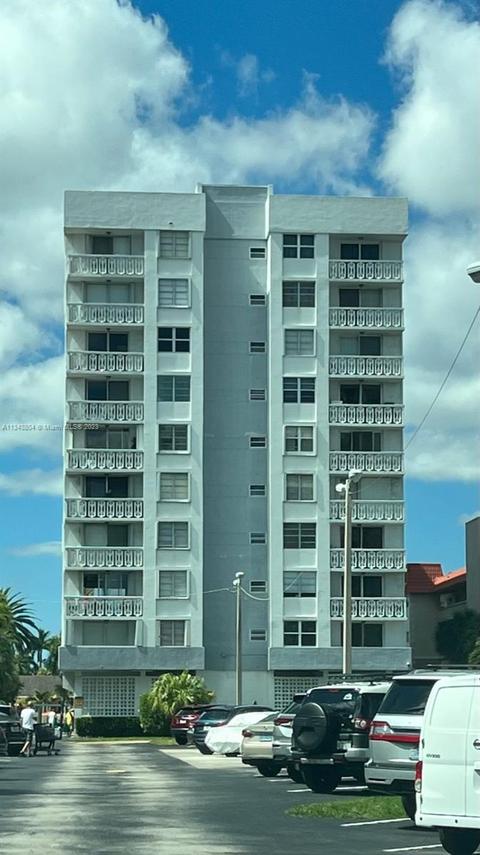 3113 S Ocean Dr #209, Hallandale Beach, FL 33009