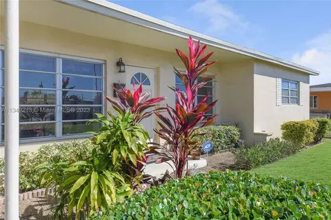 551 W 36th Pl, Hialeah, FL 33012 photo 1