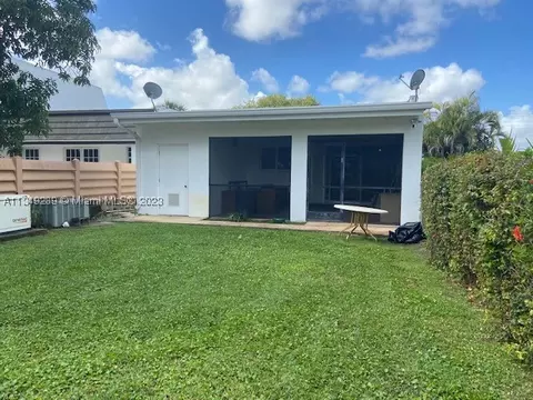 7439 Twin Sabal Dr, Miami Lakes, FL 33014 photo 1