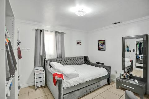 921 E 18th St, Hialeah, FL 33013 photo 22