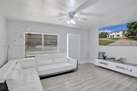 921 E 18th St, Hialeah, FL 33013 photo 1