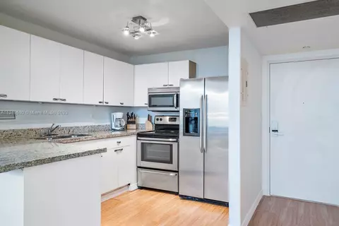 2301 Collins Ave #631, Miami Beach, FL 33139