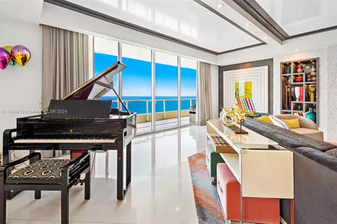 17875 Collins Ave #PH4601, Sunny Isles Beach, FL 33160
