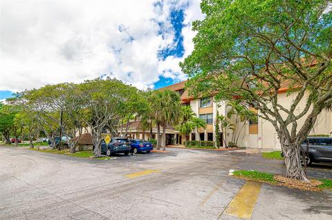 671 NE 195 St #218-E, Miami, FL 33179