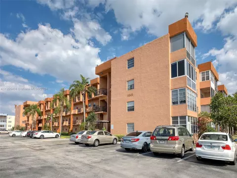 3048 E Sunrise Lakes Dr #114, Sunrise, FL 33322