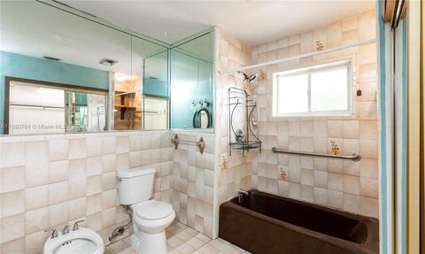 501 E 8th St, Hialeah, FL 33010 photo 4