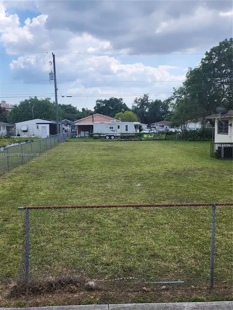 2938 NW 58th St, Miami, FL 33142