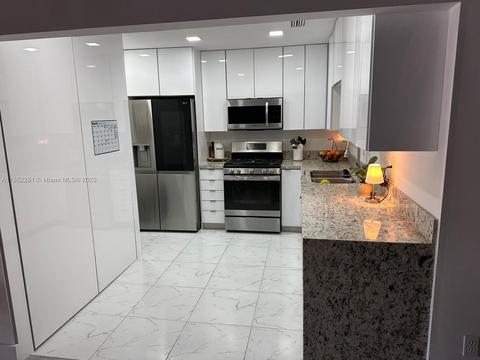 11561 SW 64th St #F, Miami, FL 33173