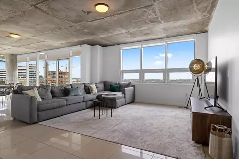 3250 NE 1st Ave #1015, Miami, FL 33137
