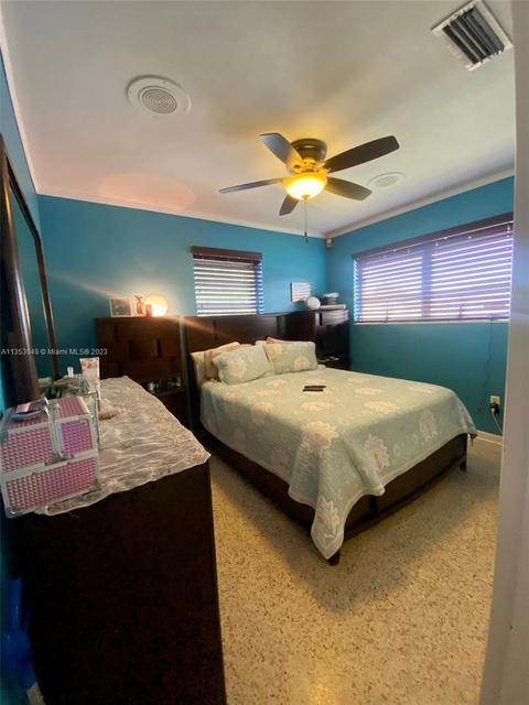 529 W 45th Pl, Hialeah, FL 33012 photo 5