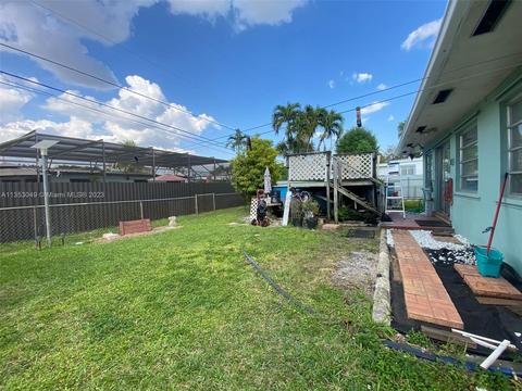 529 W 45th Pl, Hialeah, FL 33012 photo 11