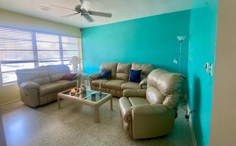 529 W 45th Pl, Hialeah, FL 33012 photo 3