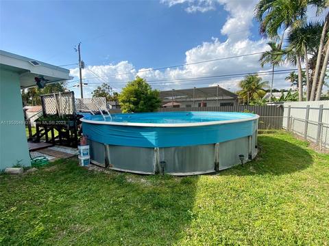 529 W 45th Pl, Hialeah, FL 33012 photo 10