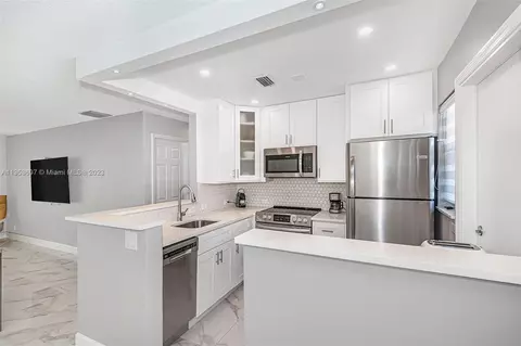 700 Layne Blvd #219, Hallandale Beach, FL 33009
