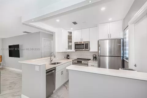 700 Layne Blvd #219, Hallandale Beach, FL 33009