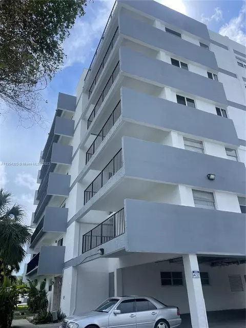 16508 NE 26th Ave #402, North Miami Beach, FL 33160
