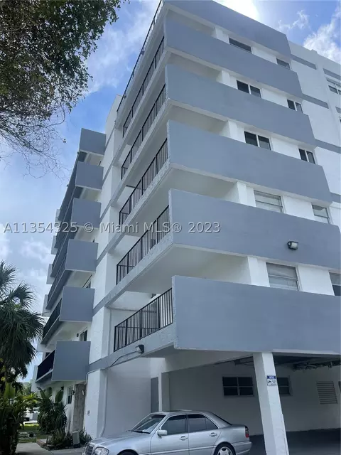 16508 NE 26th Ave #402, North Miami Beach, FL 33160