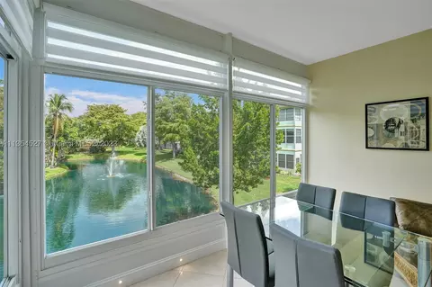 5121 W Oakland Park Blvd #209, Lauderdale Lakes, FL 33313