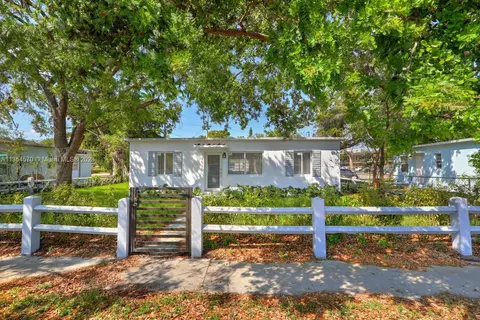 3530 S Douglas Rd, Coconut Grove, FL 33133