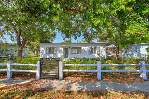 3530 S Douglas Rd, Coconut Grove, FL 33133