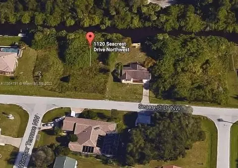 1120 NW Seacrest Dr, Port Charlotte, FL 33948