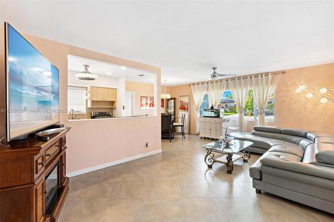 230 SE 3rd Ter, Dania Beach, FL 33004 photo 4